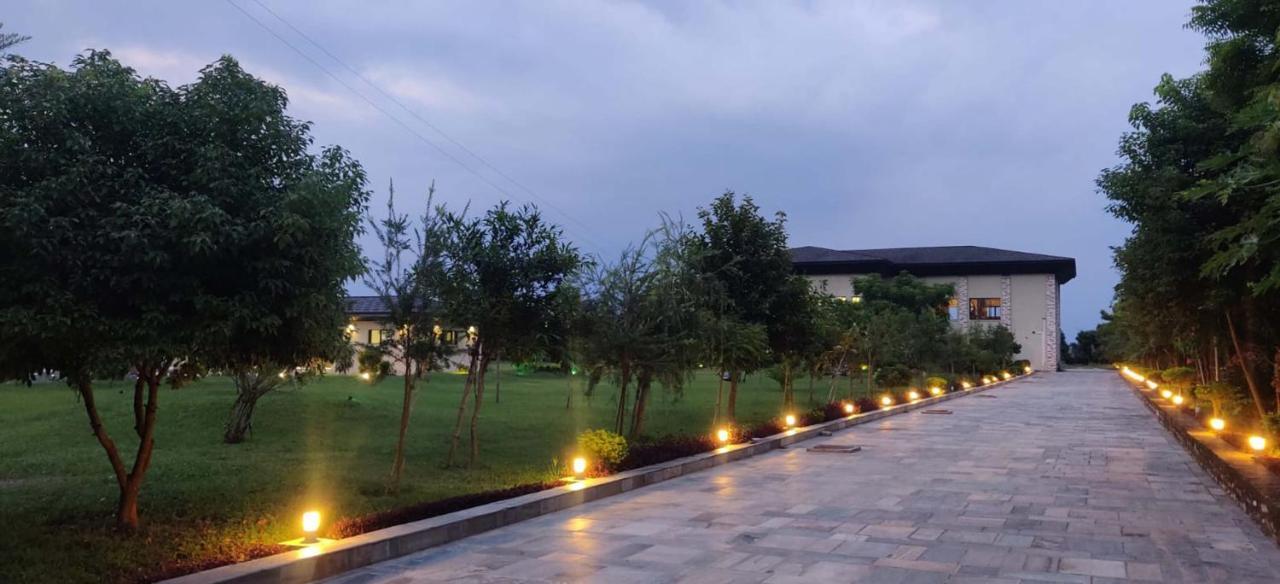 Soaltee Westend Resort Chitwan Buitenkant foto