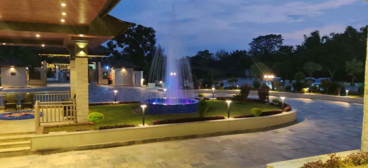 Soaltee Westend Resort Chitwan Buitenkant foto
