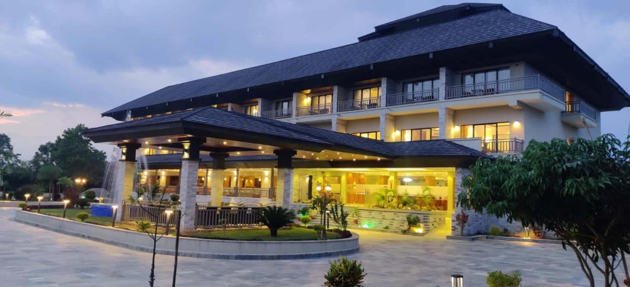 Soaltee Westend Resort Chitwan Buitenkant foto