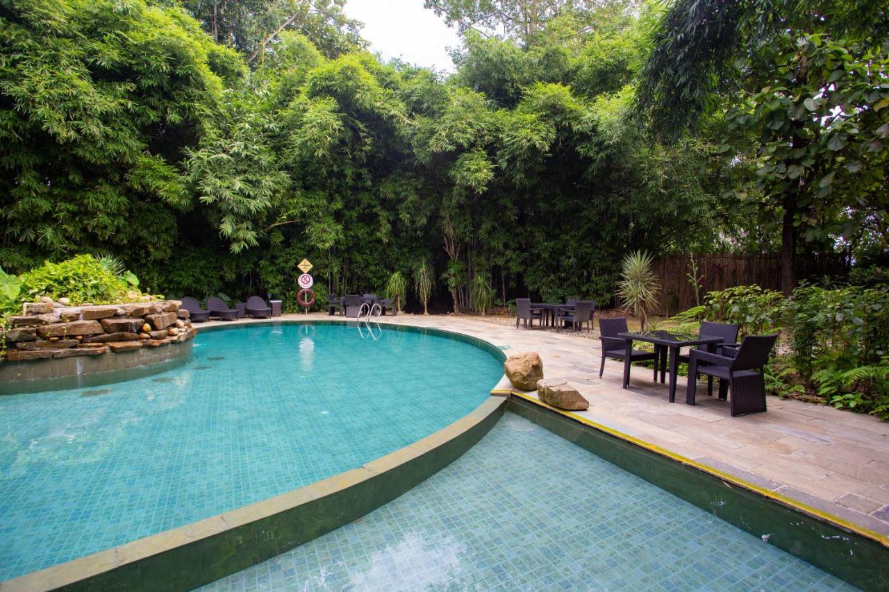 Soaltee Westend Resort Chitwan Buitenkant foto