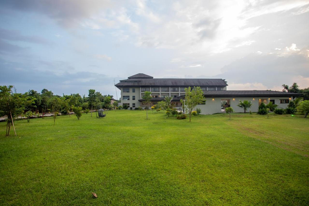 Soaltee Westend Resort Chitwan Buitenkant foto
